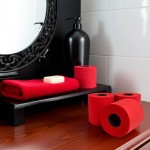 Czerwony Papier Toaletowy Renova Zapachowy 16.1m 3-Warstwy 140 Listków 6 Rolek