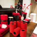 Czerwony Papier Toaletowy Renova Zapachowy 16.1m 3-Warstwy 140 Listków 6 Rolek