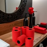 Czerwony Papier Toaletowy Renova Zapachowy 16.1m 3-Warstwy 140 Listków 6 Rolek