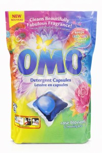 OMO Color Rose Blossom & Mornin Dew kapsułki 42p 840g