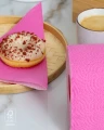 Renova Red Label Rosa – różowy ręcznik kuchenny z dekoracyjnym tłoczeniem