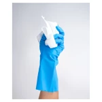 Rękawice gospodarcze Renova DUPLEX Hand Care S – 1 para – rękawica podczas chwytania przedmiotu używanego przy pracach domowych