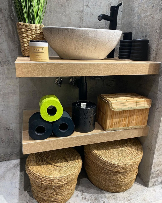 czarne dodatki do łazienki